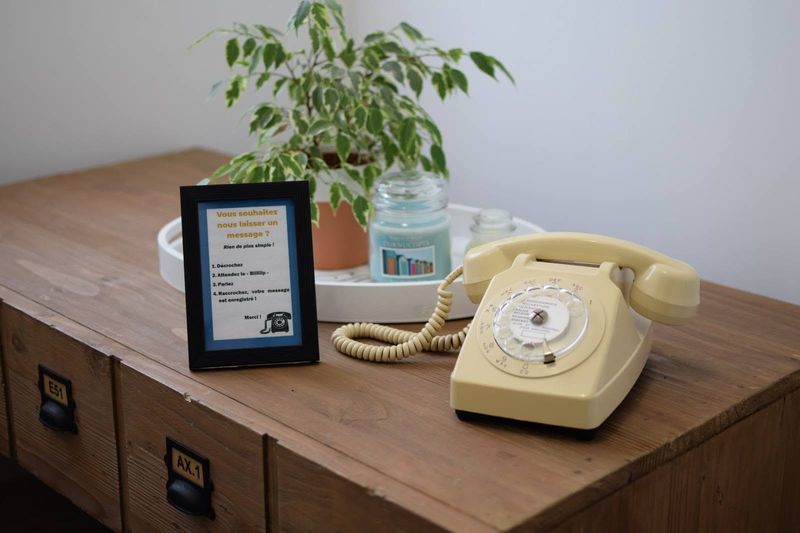 Audioguestbook téléphone vintage beige — livre d'or audio mariage champêtre Cholet