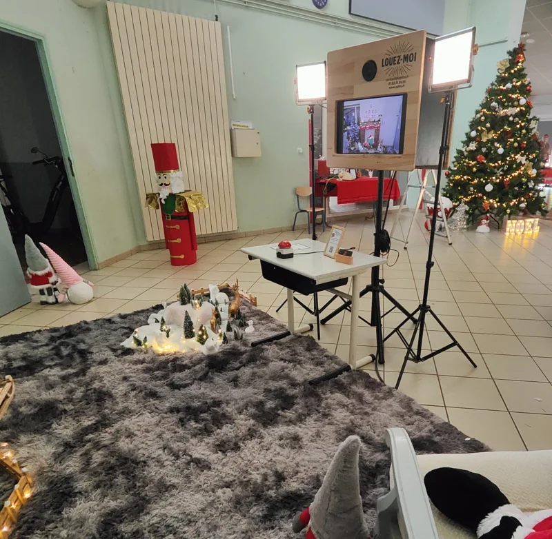 Photobooth pour un anniversaire à Bressuire sur le thème de Noël en été